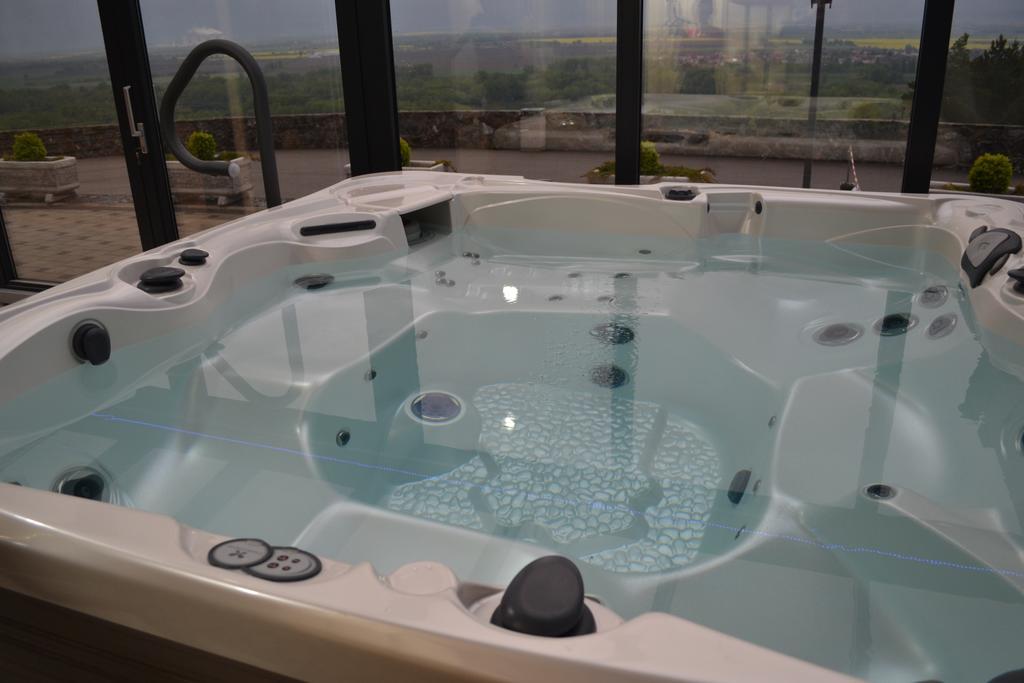 Wellness Pension Inovec Jalsove ภายนอก รูปภาพ