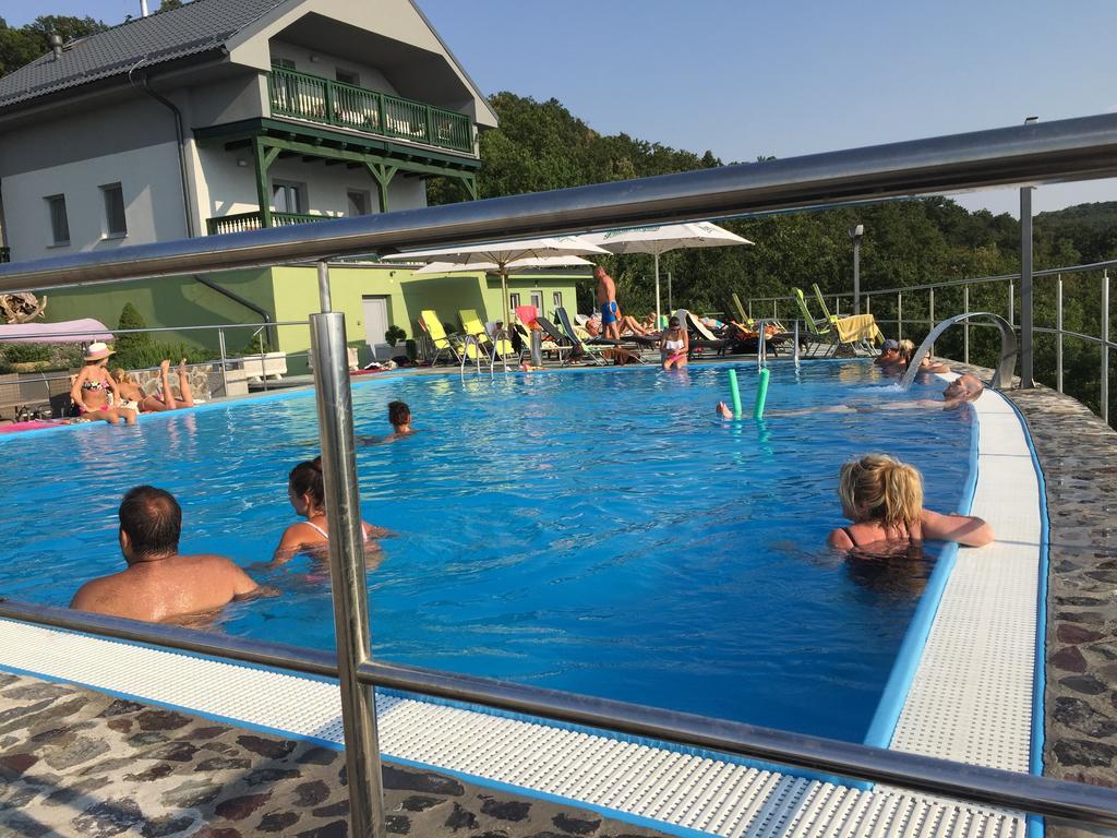 Wellness Pension Inovec Jalsove ภายนอก รูปภาพ