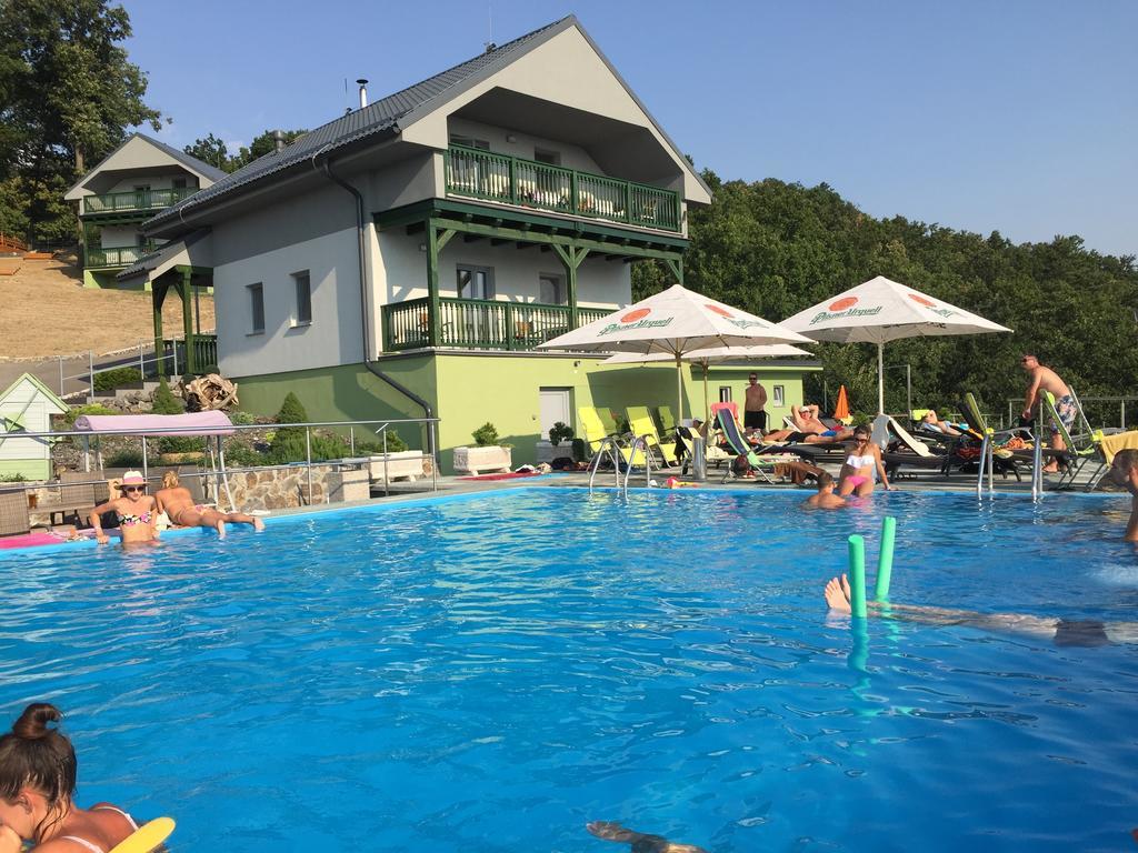 Wellness Pension Inovec Jalsove ภายนอก รูปภาพ