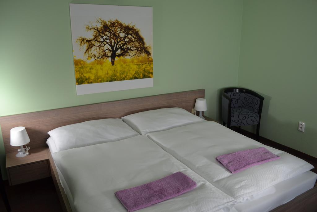 Wellness Pension Inovec Jalsove ภายนอก รูปภาพ
