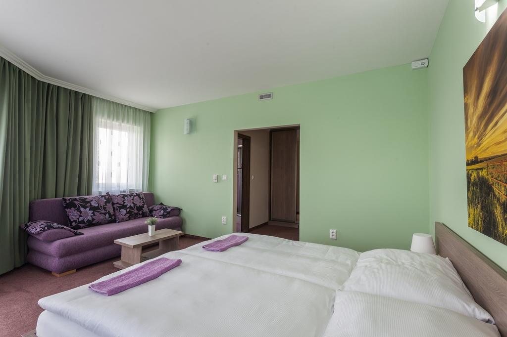 Wellness Pension Inovec Jalsove ภายนอก รูปภาพ